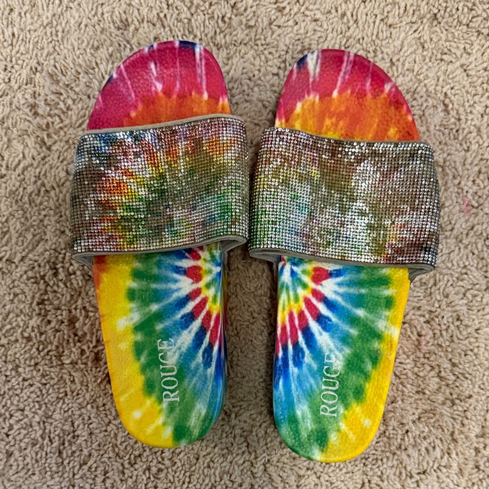 Rouge Helium Tie-Dye Sandals